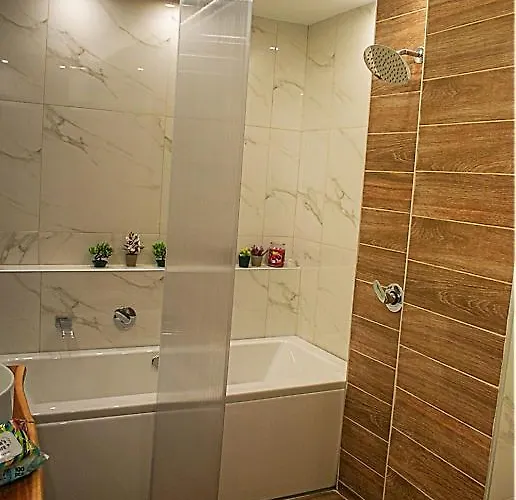 Ayasofia Jakuzzi 2 Bedrooms Balcony דירה סלוניקי